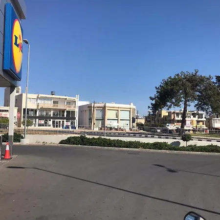 Sweet N' Boujee With Varenda *